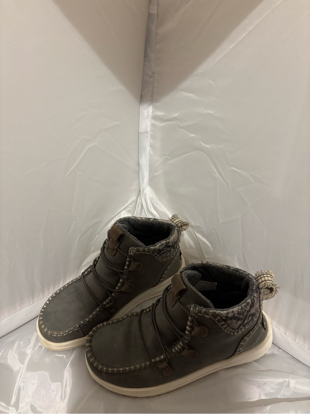 Hey Dude ankle boots. Size 6